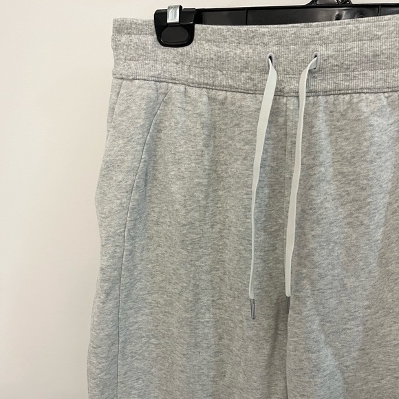 Lululemon Scuba Jogger Size 10 NWT - Picture 3 of 3